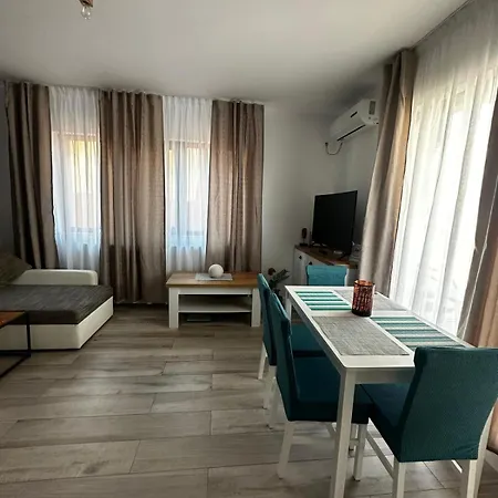 Mamaia Nord アパート ナボダリ